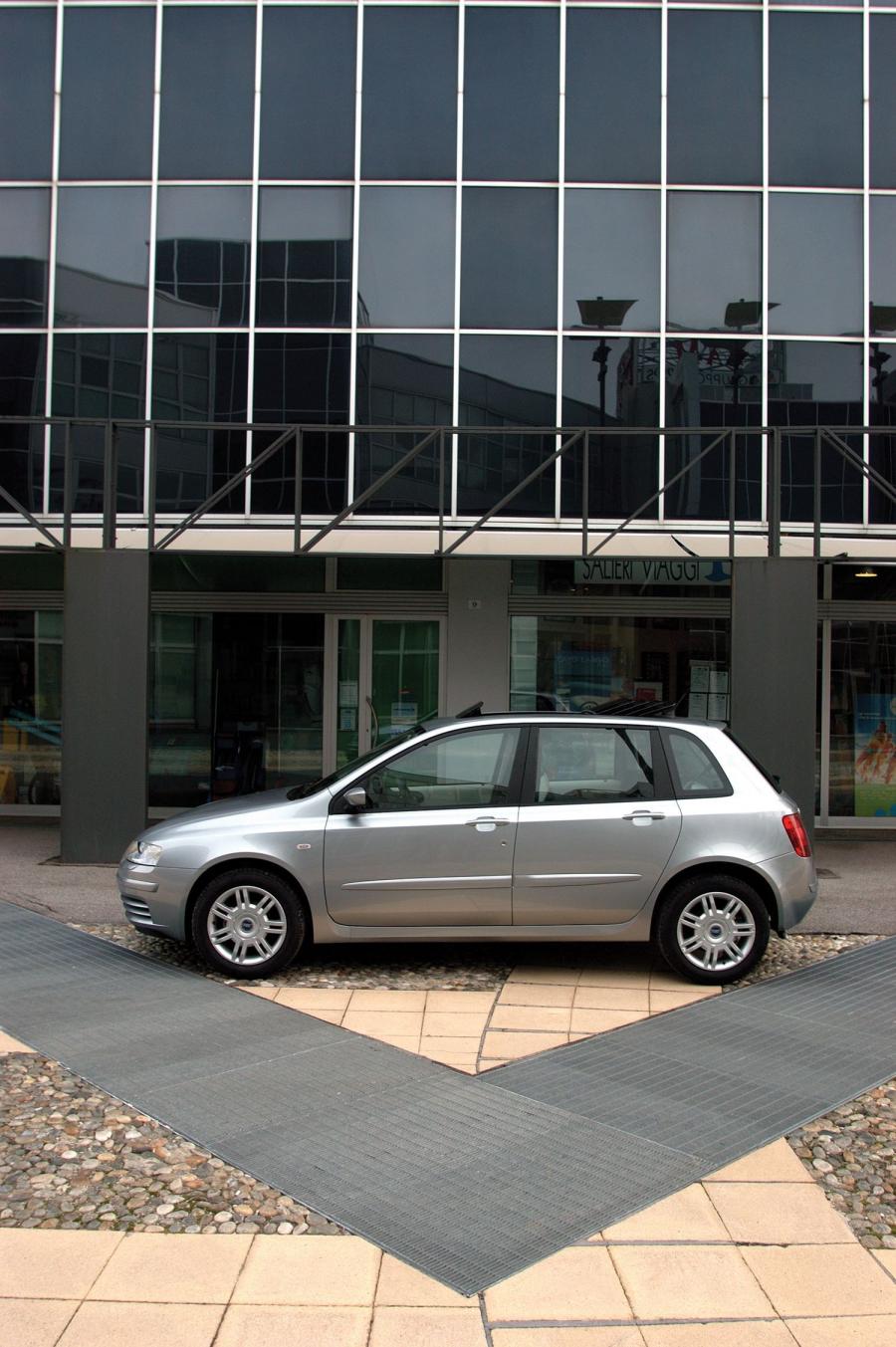  Fiat Stilo 2002 года  (фото 60 из 177)